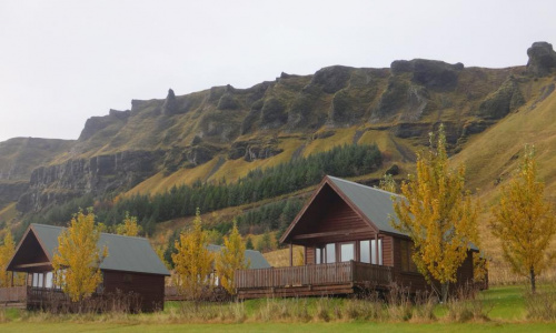 log-cabins-by-green-hills