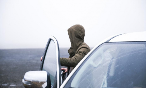 exiting-car-for-hike