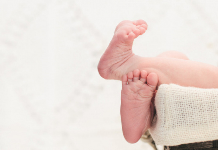 newborn-baby-feet